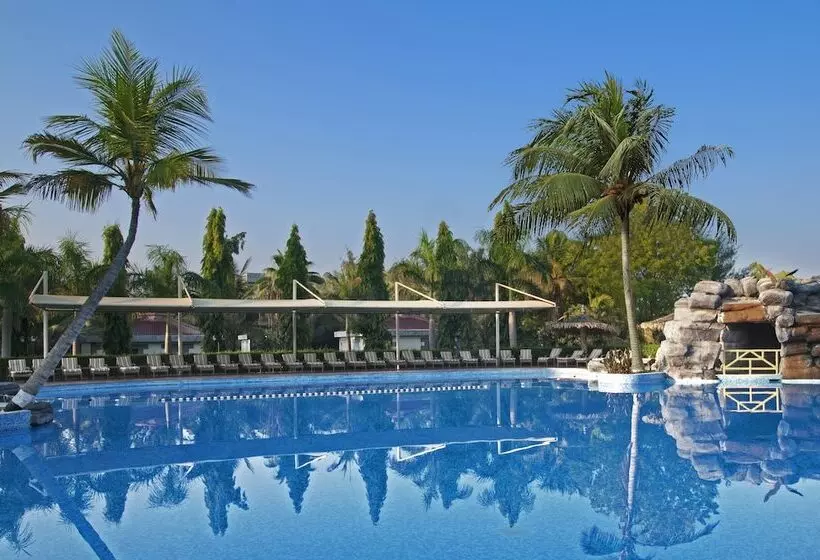 Al Nahda Resort & Spa