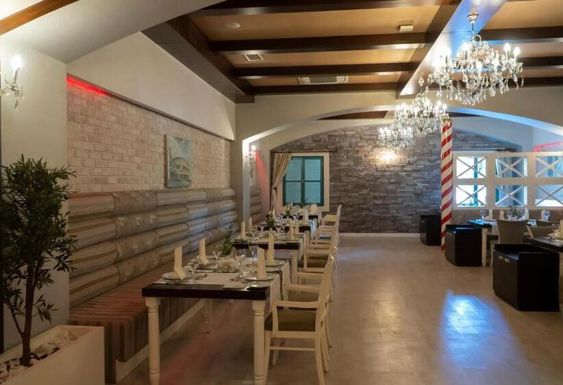 בית מלון כפרי Adalya Art Side   All Inclusive