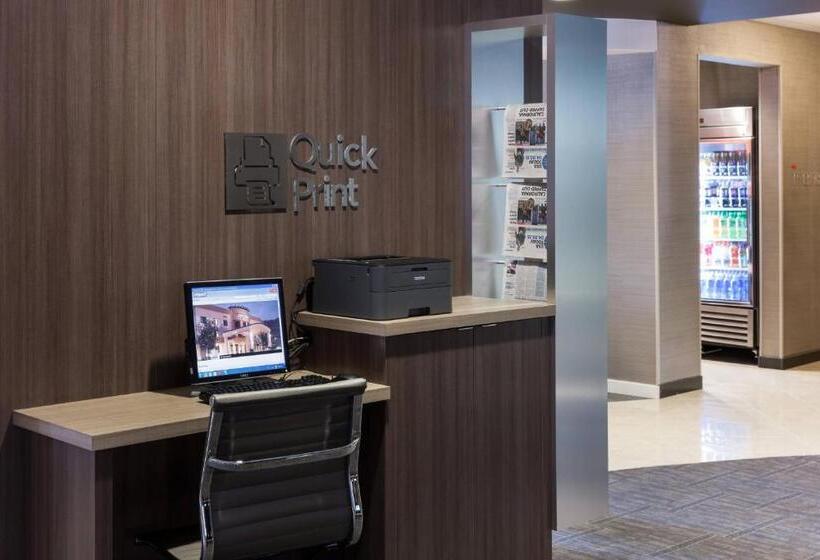 호텔 Courtyard By Marriott Santa Clarita Valencia