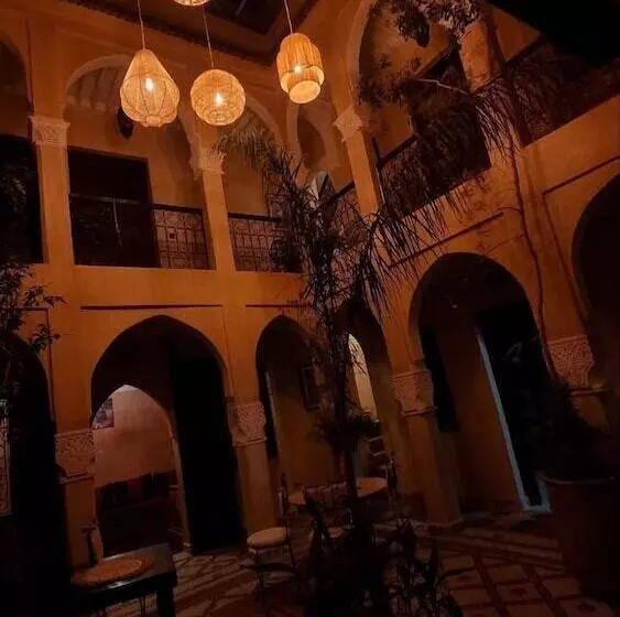 هتل Riad Dar Tuscia