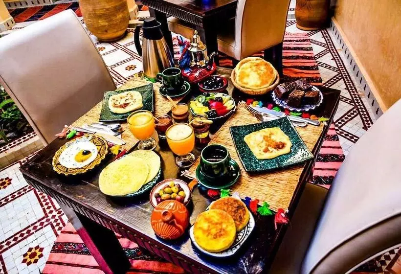 هتل Riad Dar Tuscia