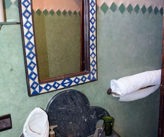 هتل Riad Dar Tuscia