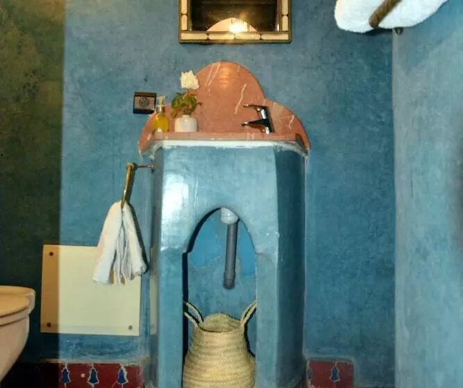 هتل Riad Dar Tuscia