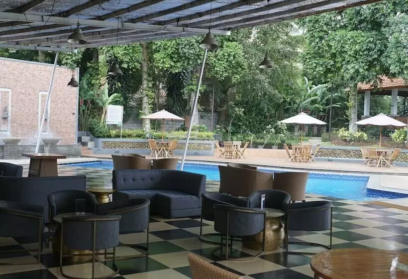 호텔 De Ningrat Topas Galeria