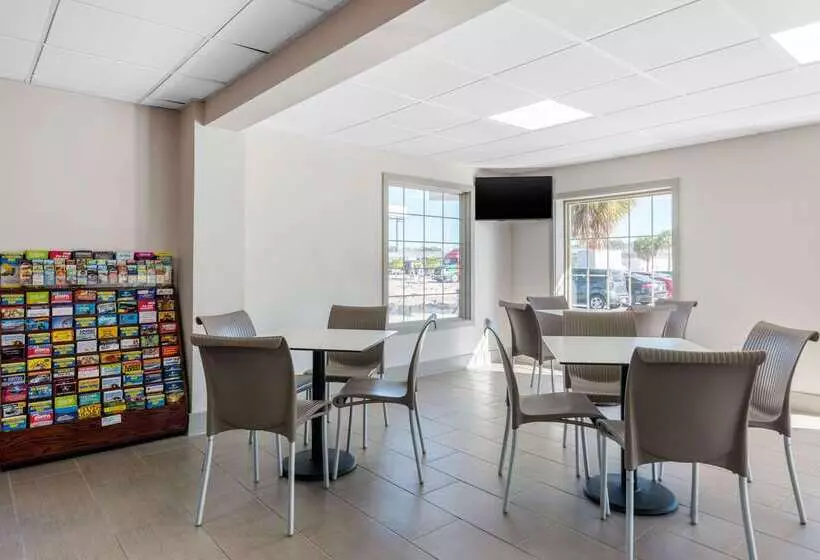 ホテル Econo Lodge Airport   Rj Stadium