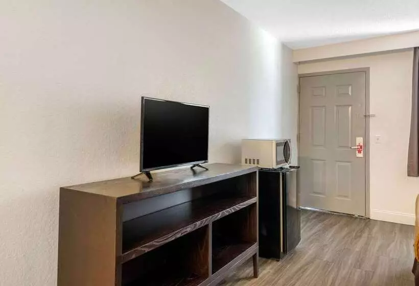 ホテル Econo Lodge Airport   Rj Stadium