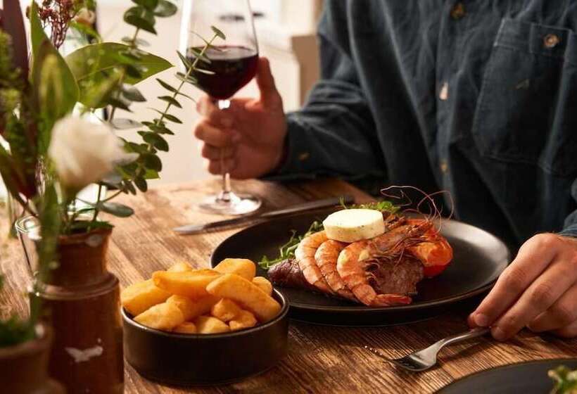 Отель Harbour Inn