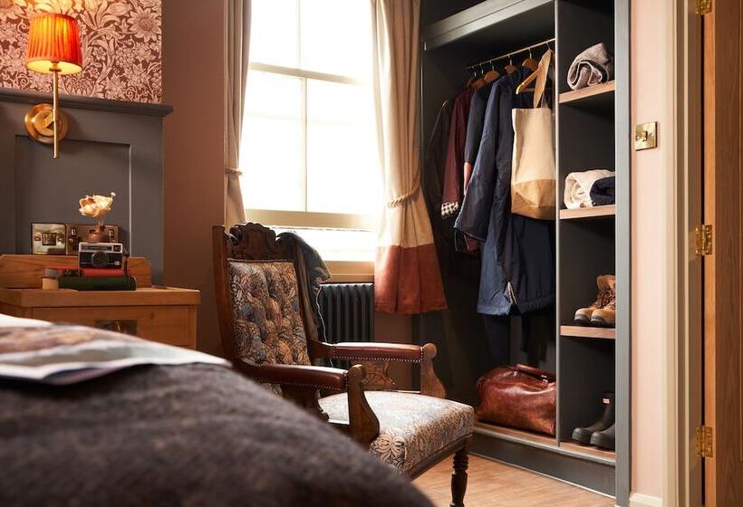 Отель Harbour Inn