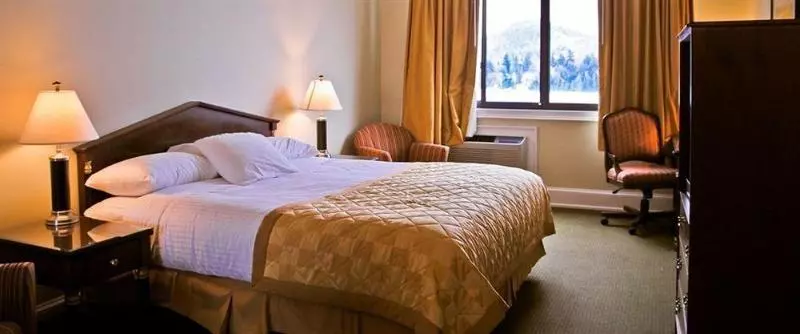 ホテル Bluebird Lake Placid