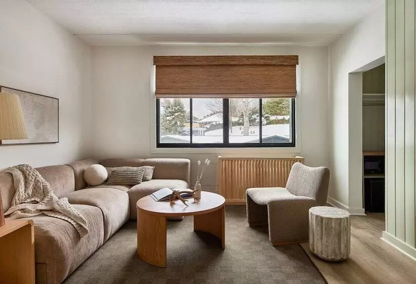 ホテル Bluebird Lake Placid