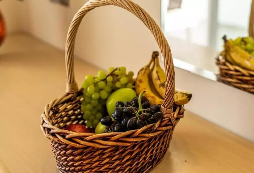 Отель Kamari Beach