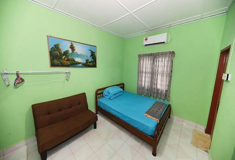 Szálloda Bayu Beach Chalet Pcb