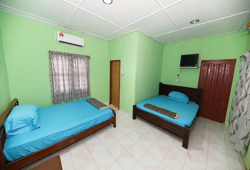 Szálloda Bayu Beach Chalet Pcb