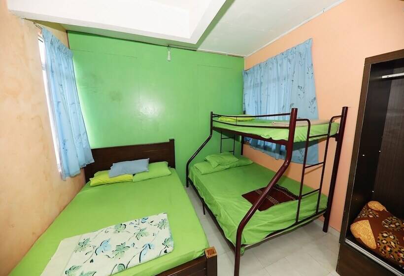 Szálloda Bayu Beach Chalet Pcb