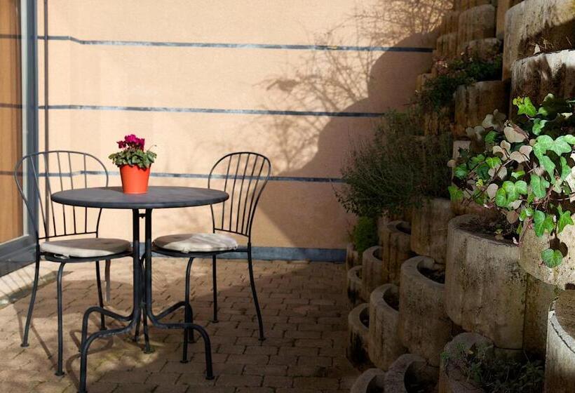 هتل Cave Beetschen