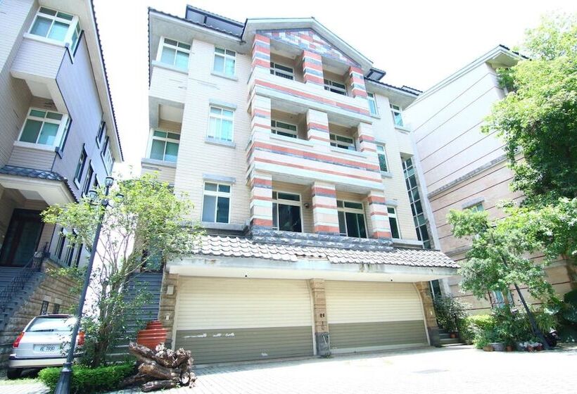 هتل Dan Dan House