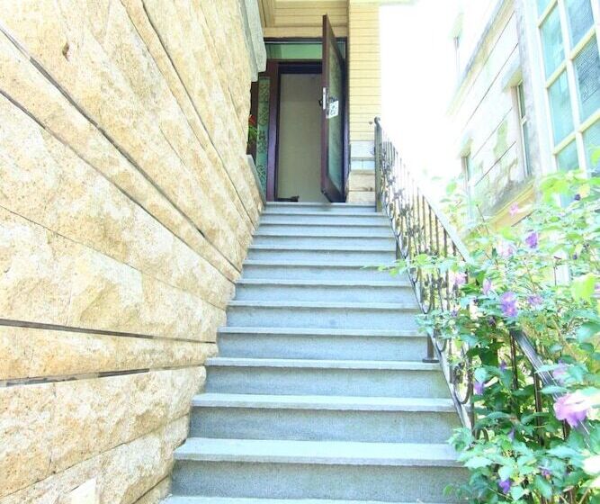 هتل Dan Dan House