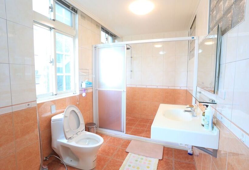 هتل Dan Dan House