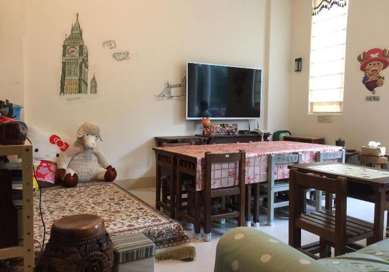 هتل Dan Dan House