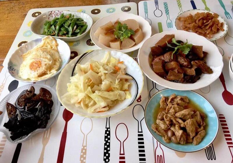 هتل Dan Dan House