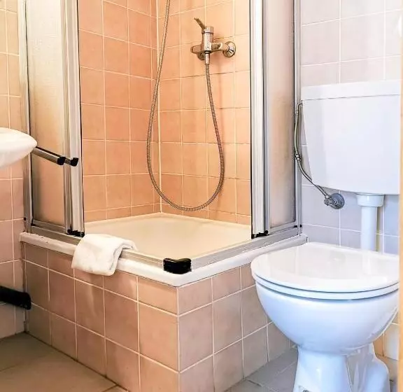 ホテル Gasthof Rebstock