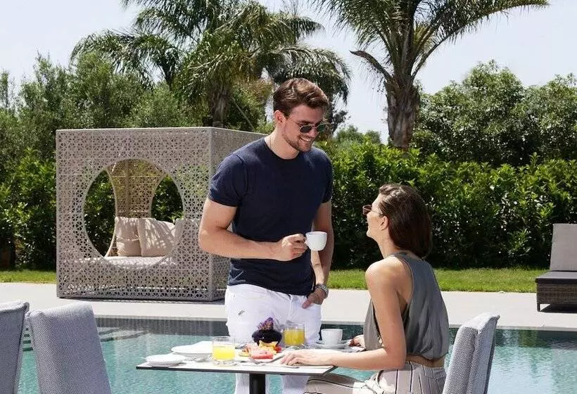 ホテル Lagouvardos Village