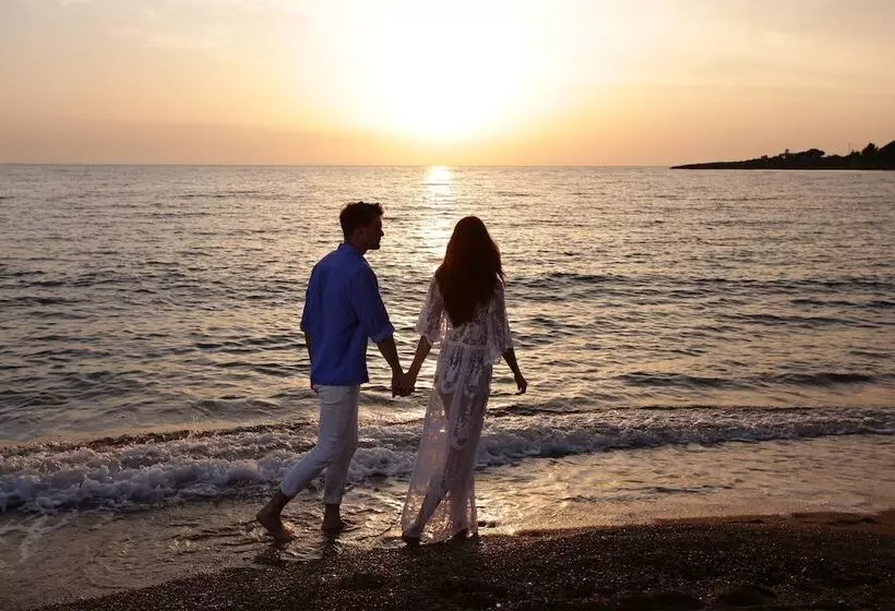 ホテル Lagouvardos Village