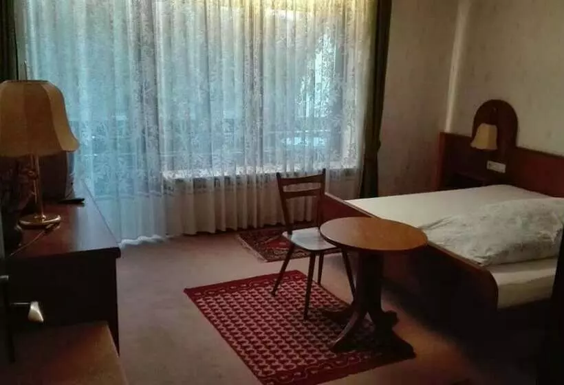 Hotelli Monteurpension Guenter