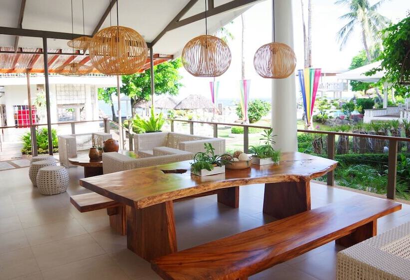 فندق Paras Beach Resort