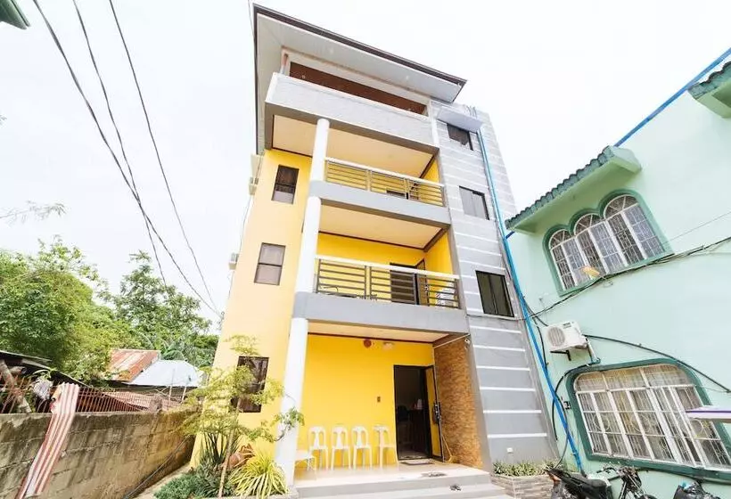 ホテル Reddoorz @ D Maagma Street