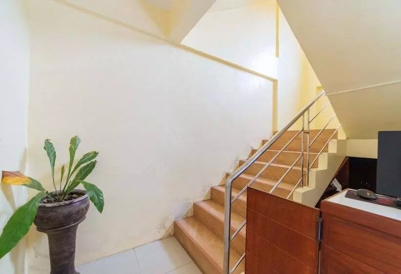 ホテル Reddoorz @ D Maagma Street