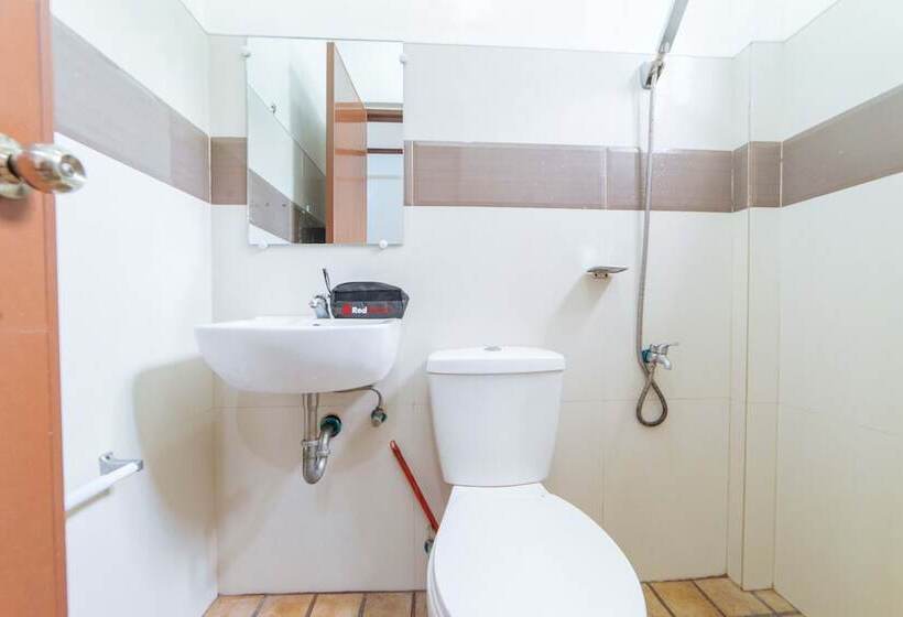 Otel Reddoorz @ D Maagma Street