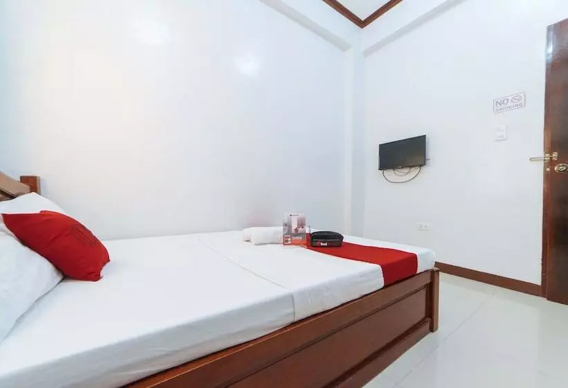 ホテル Reddoorz @ D Maagma Street