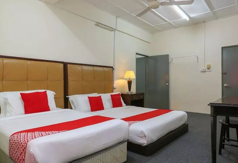 The Sarina Hotel & Cafe By Oyo Rooms