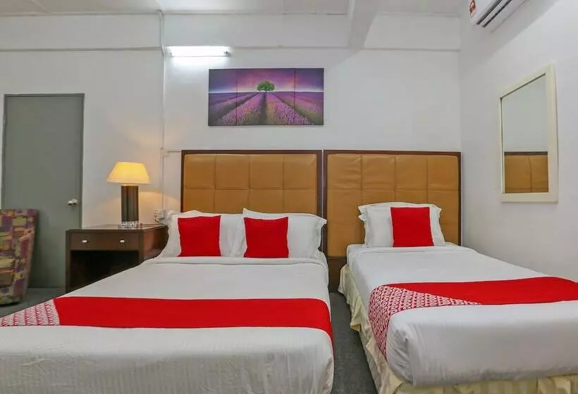 The Sarina Hotel & Cafe By Oyo Rooms