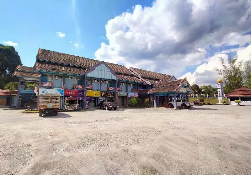 The Sarina Hotel & Cafe By Oyo Rooms
