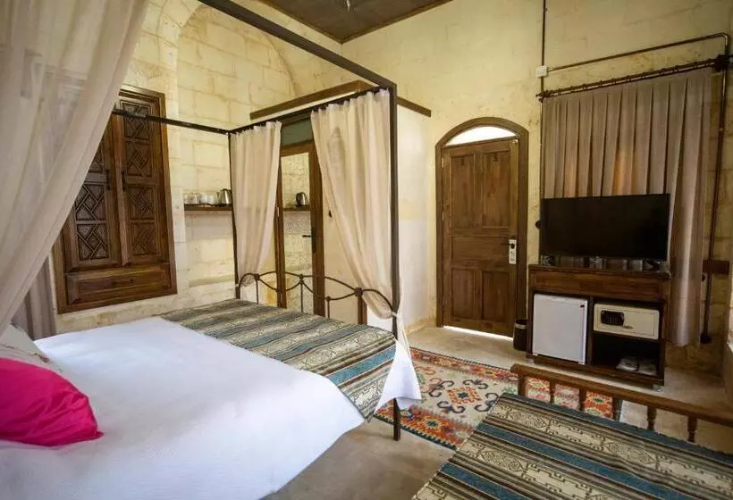 تختخواب و صبحانه Hayatlı Konak