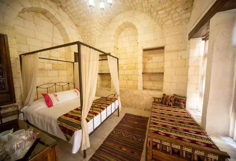 تختخواب و صبحانه Hayatlı Konak