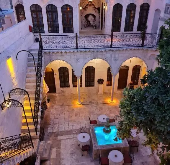 تختخواب و صبحانه Hayatlı Konak