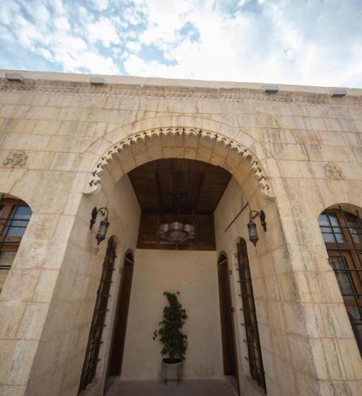 تختخواب و صبحانه Hayatlı Konak