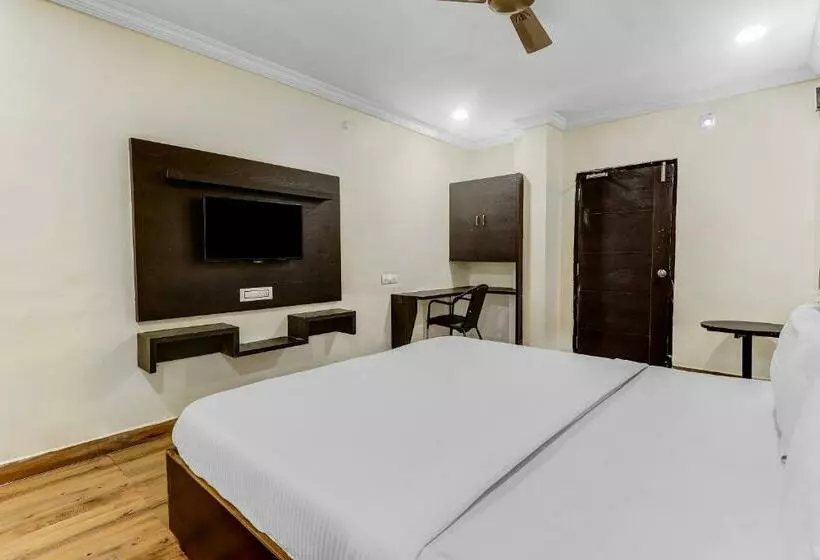 ホテル Capital O 84530  Harsha Inn