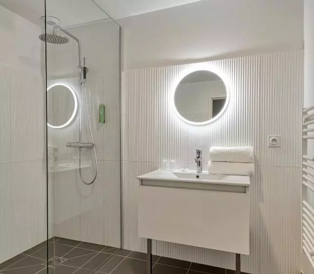 Hotelli Lac D Orient