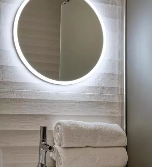 Hotelli Lac D Orient