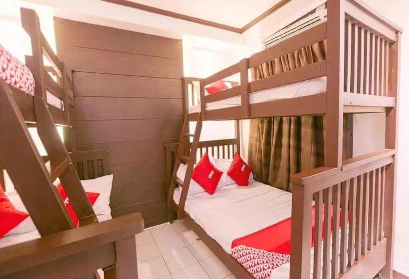 Hotelli Oyo 759 El Ronaldo Suites