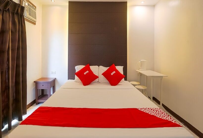 Отель Oyo 759 El Ronaldo Suites