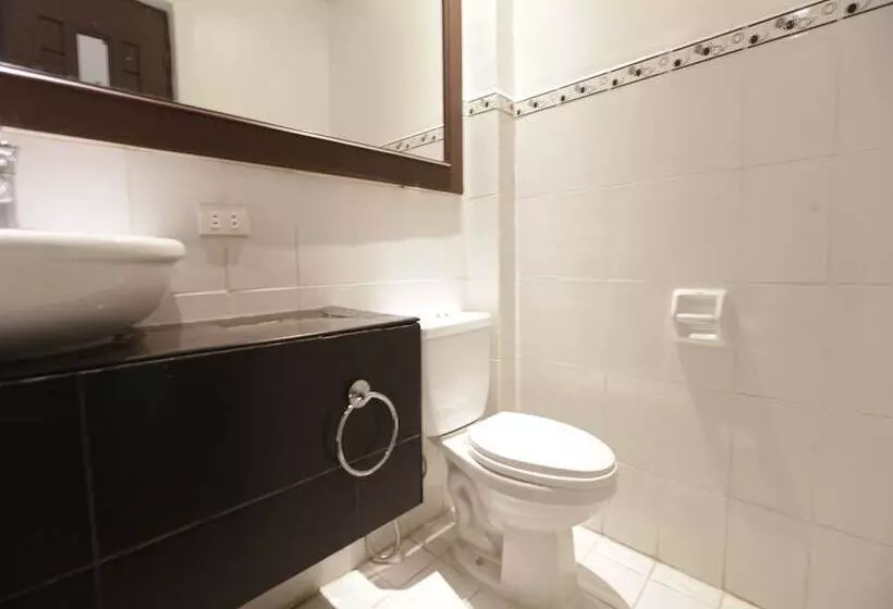 Hotelli Oyo 759 El Ronaldo Suites