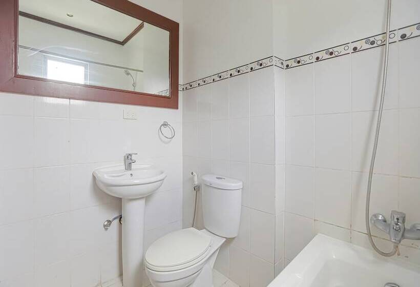 Отель Oyo 759 El Ronaldo Suites