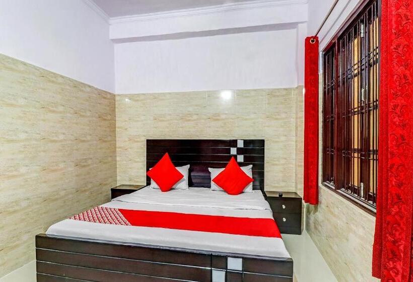 ホテル Oyo 77297  Mauryans