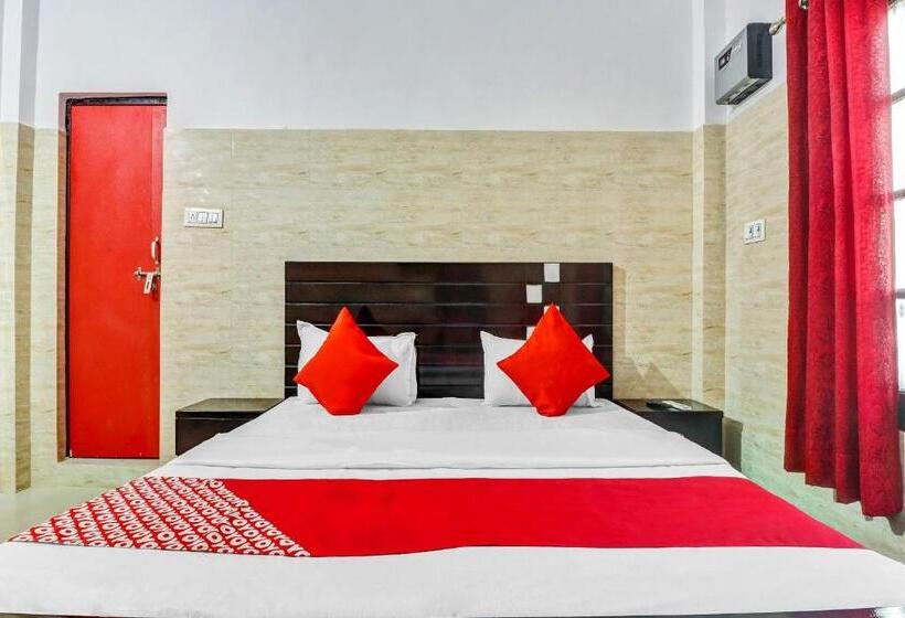 ホテル Oyo 77297  Mauryans