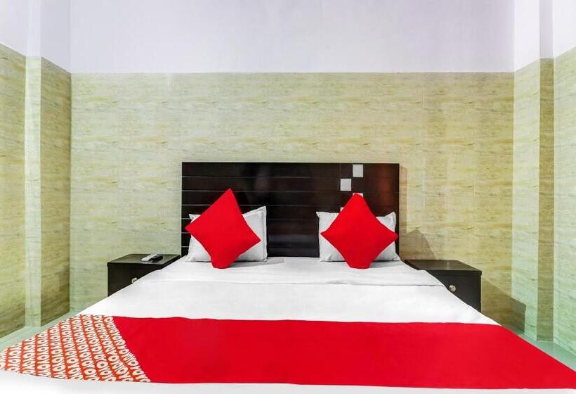 ホテル Oyo 77297  Mauryans